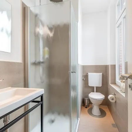 בית הארחה 24/7 Selfcheckin לייר