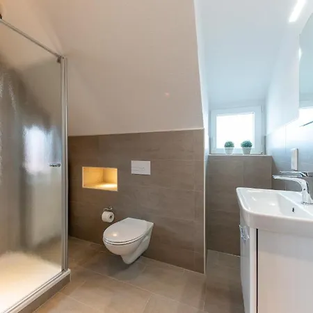 24/7 Selfcheckin Guest house 3*