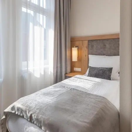 24/7 Selfcheckin לייר