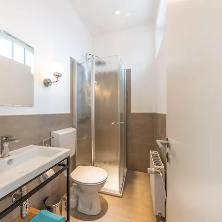 24/7 Selfcheckin לייר