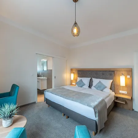 24/7 Selfcheckin לייר