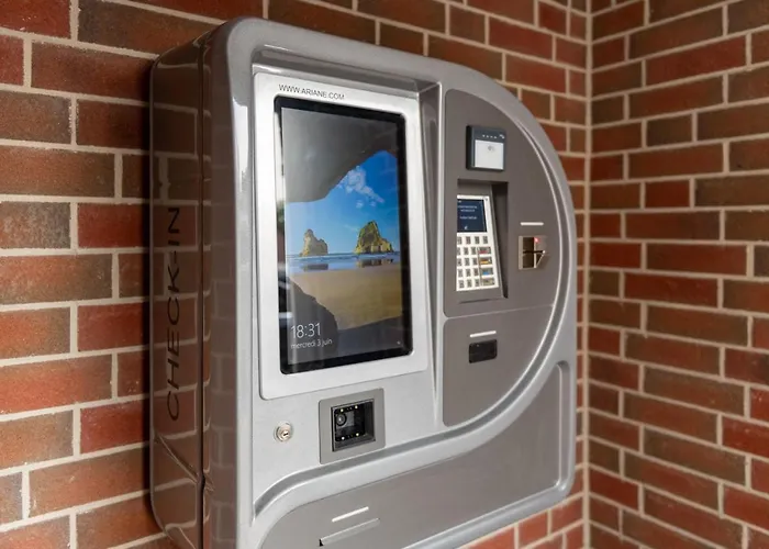 24/7 Selfcheckin 招待所 里尔